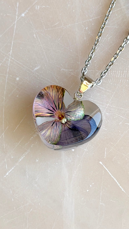 Sora Naturale | Real Pressed Viola Heart Necklace