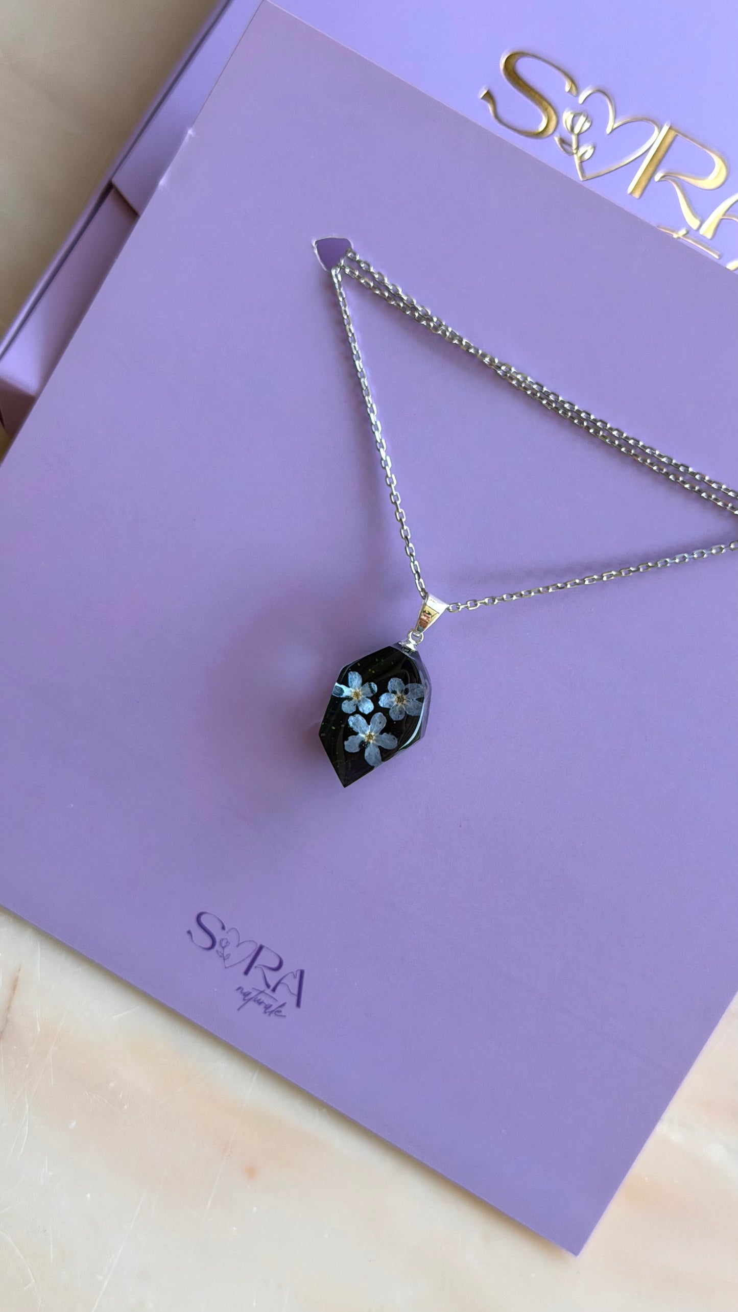 Sora Naturale | Real Pressed Forget-Me-Not Black Geometric Necklace