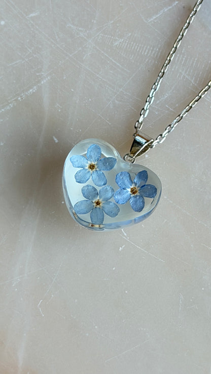 Sora Naturale | Real Pressed Forget-Me-Not Heart Necklace