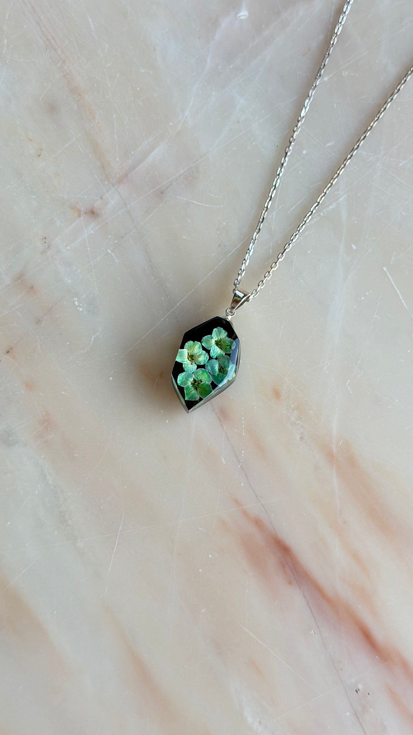 Sora Naturale | Real Pressed Alyssum Black Geometric Necklace