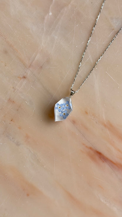 Sora Naturale | Real Pressed Forget-Me-Not Geometric Necklace