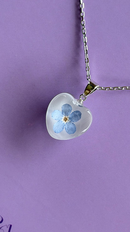 Sora Naturale | Real Pressed Forget-Me-Not Heart Necklace