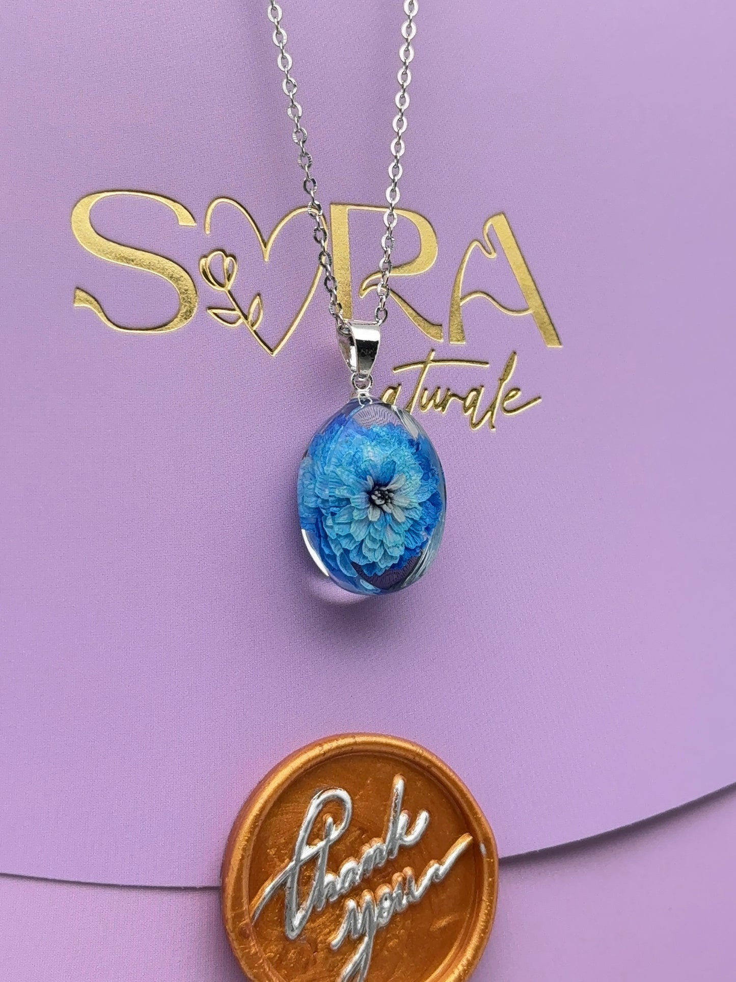 Sora Naturale | Real Pressed Blue Pearly Everlasting Oval Necklace
