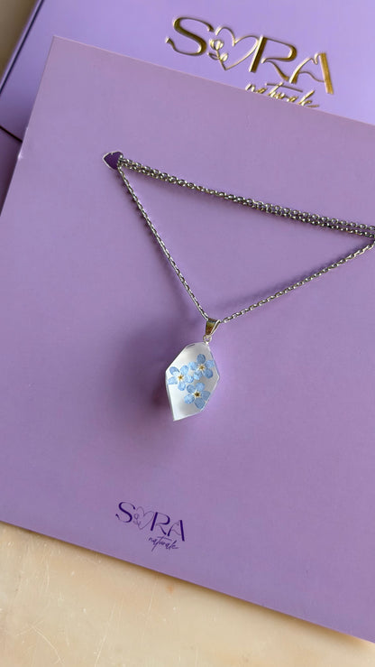 Sora Naturale | Real Pressed Forget-Me-Not Geometric Necklace