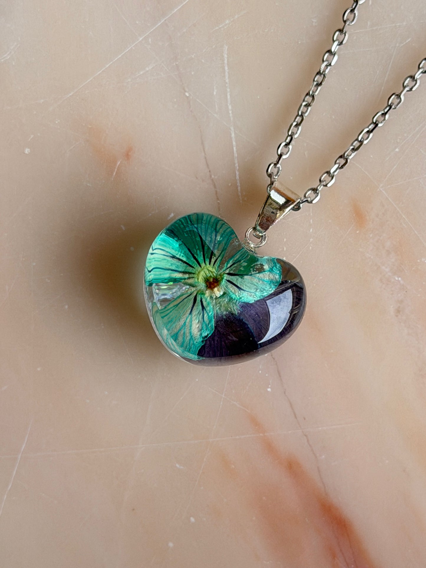 Sora Naturale | Real Pressed Viola Heart Necklace