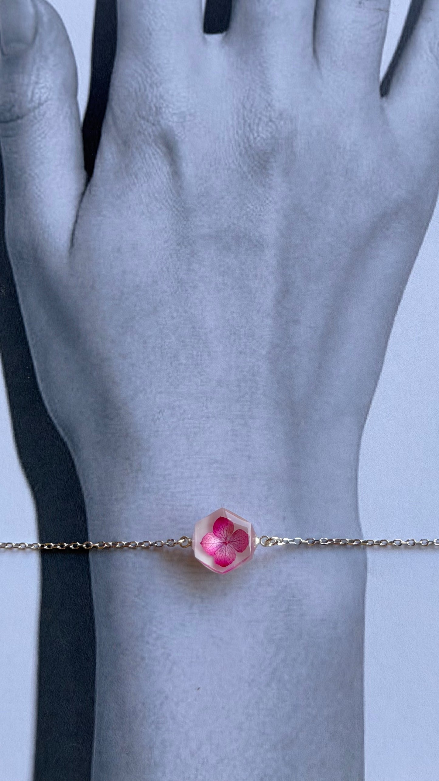 Sora Naturale | Real Pressed Hydrangea Hexagon Bracelet