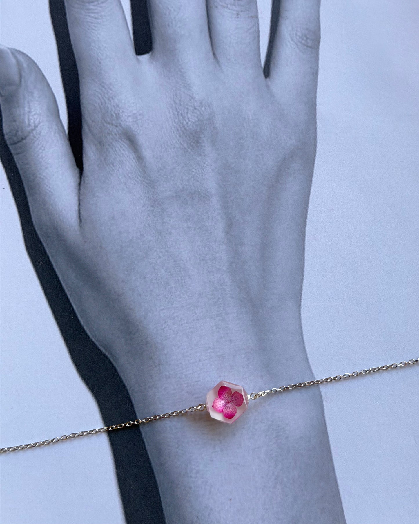 Sora Naturale | Real Pressed Hydrangea Hexagon Bracelet
