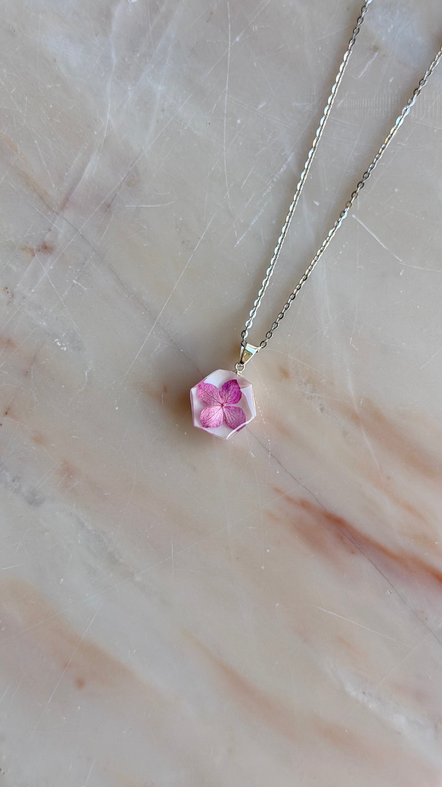 Sora Naturale | Real Pressed Pink Hydrangea Geometric Necklace