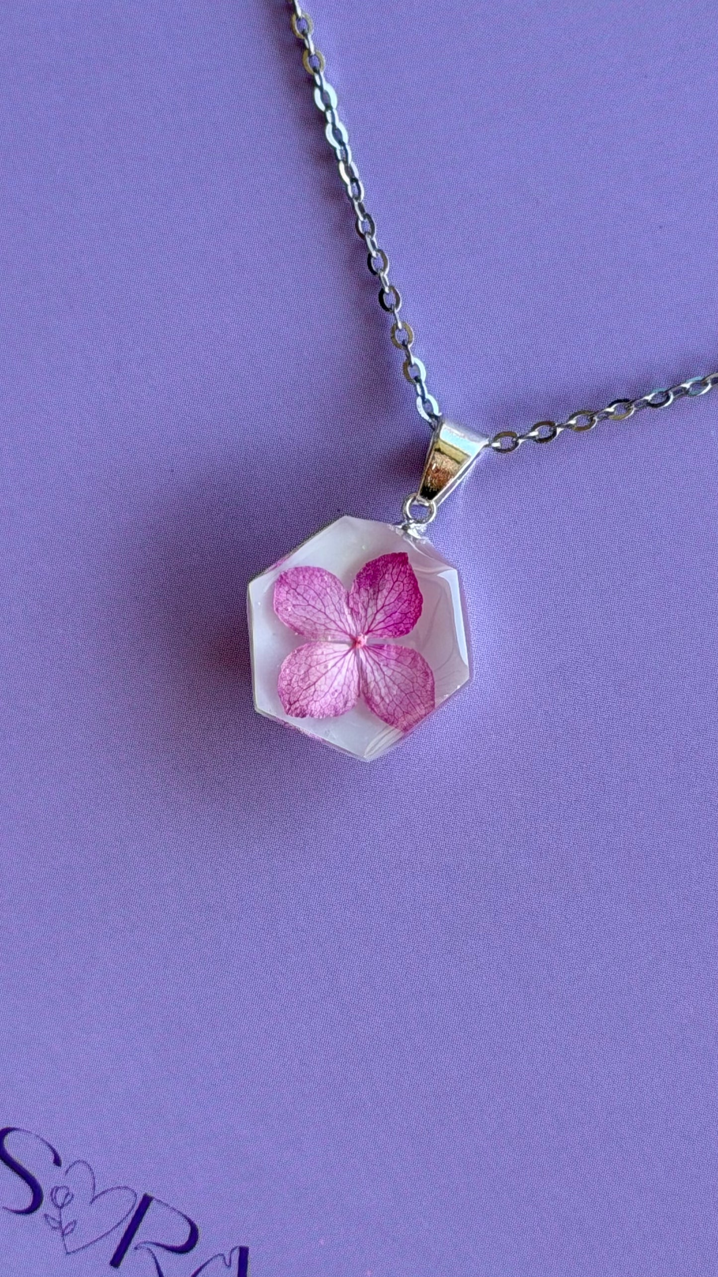Sora Naturale | Real Pressed Pink Hydrangea Geometric Necklace
