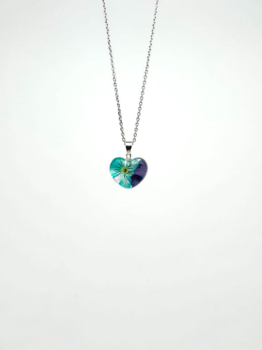 Sora Naturale | Real Pressed Viola Heart Necklace