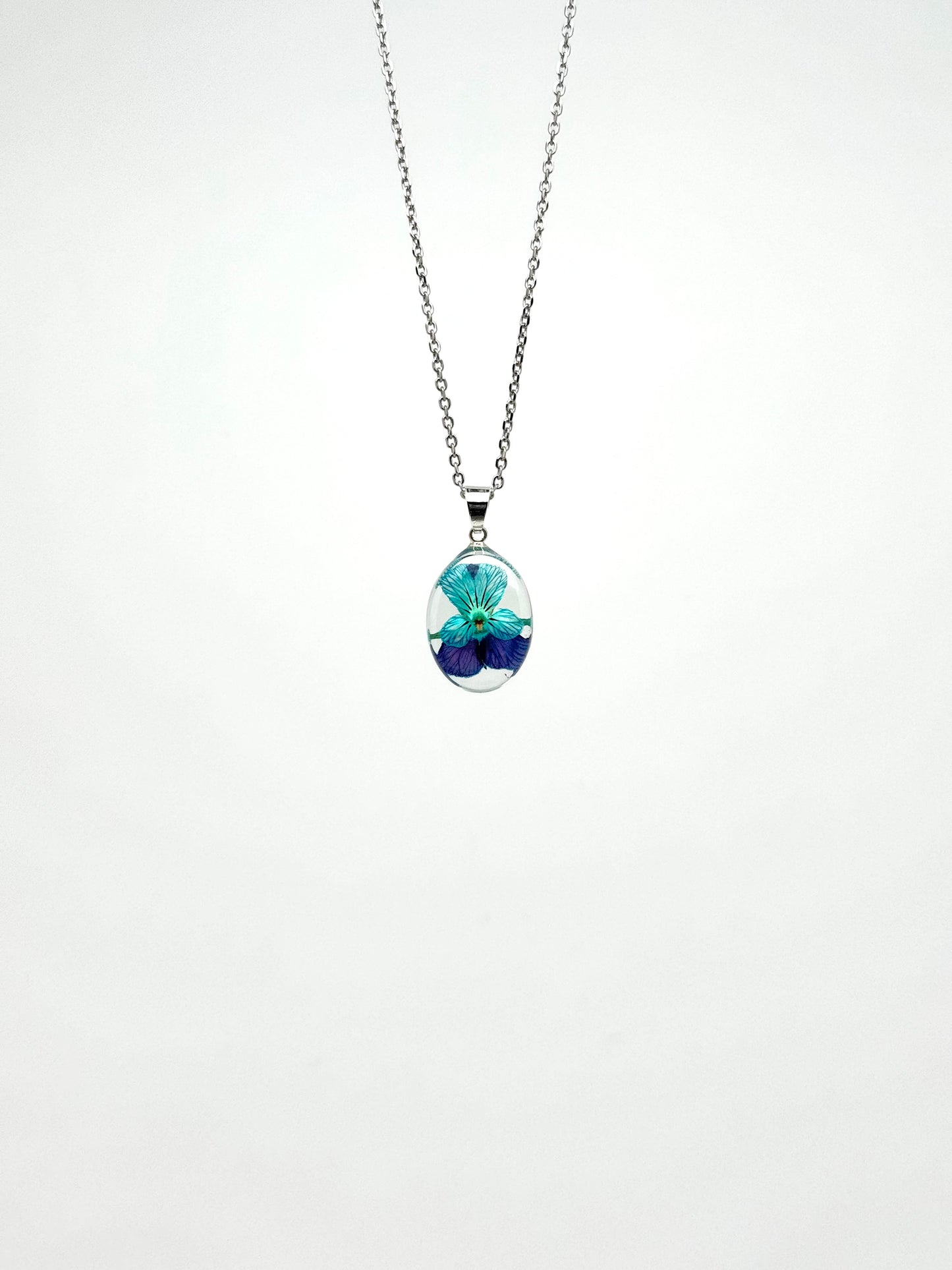 Sora Naturale | Real Pressed Viola Necklace (One-of-a-Kind)