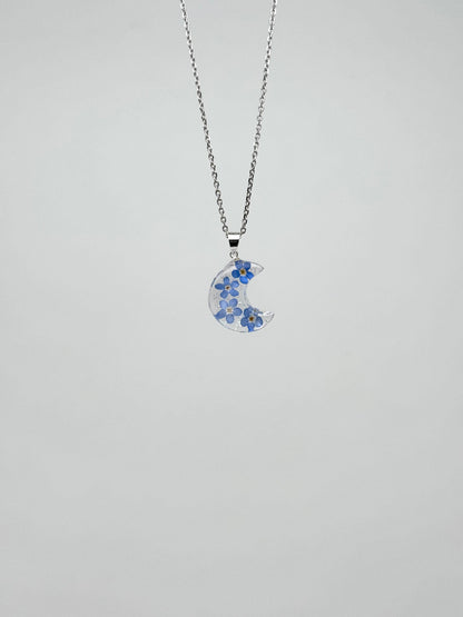 Sora Naturale | Real Pressed Forget-Me-Not Crescent Moon Necklace