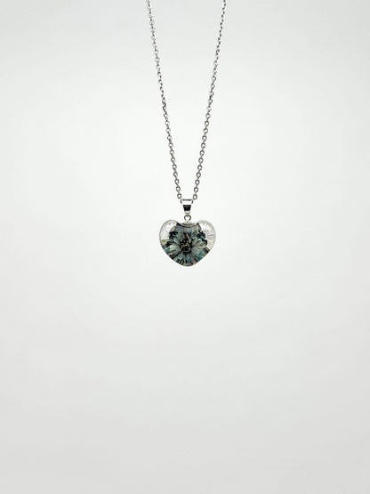 Sora Naturale | Real Pressed Pearly Everlasting Heart Necklace