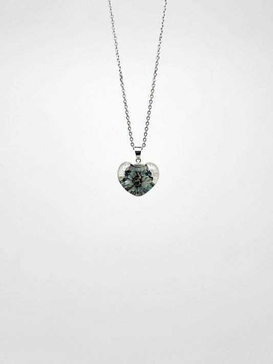 Sora Naturale | Real Pressed Pearly Everlasting Heart Necklace