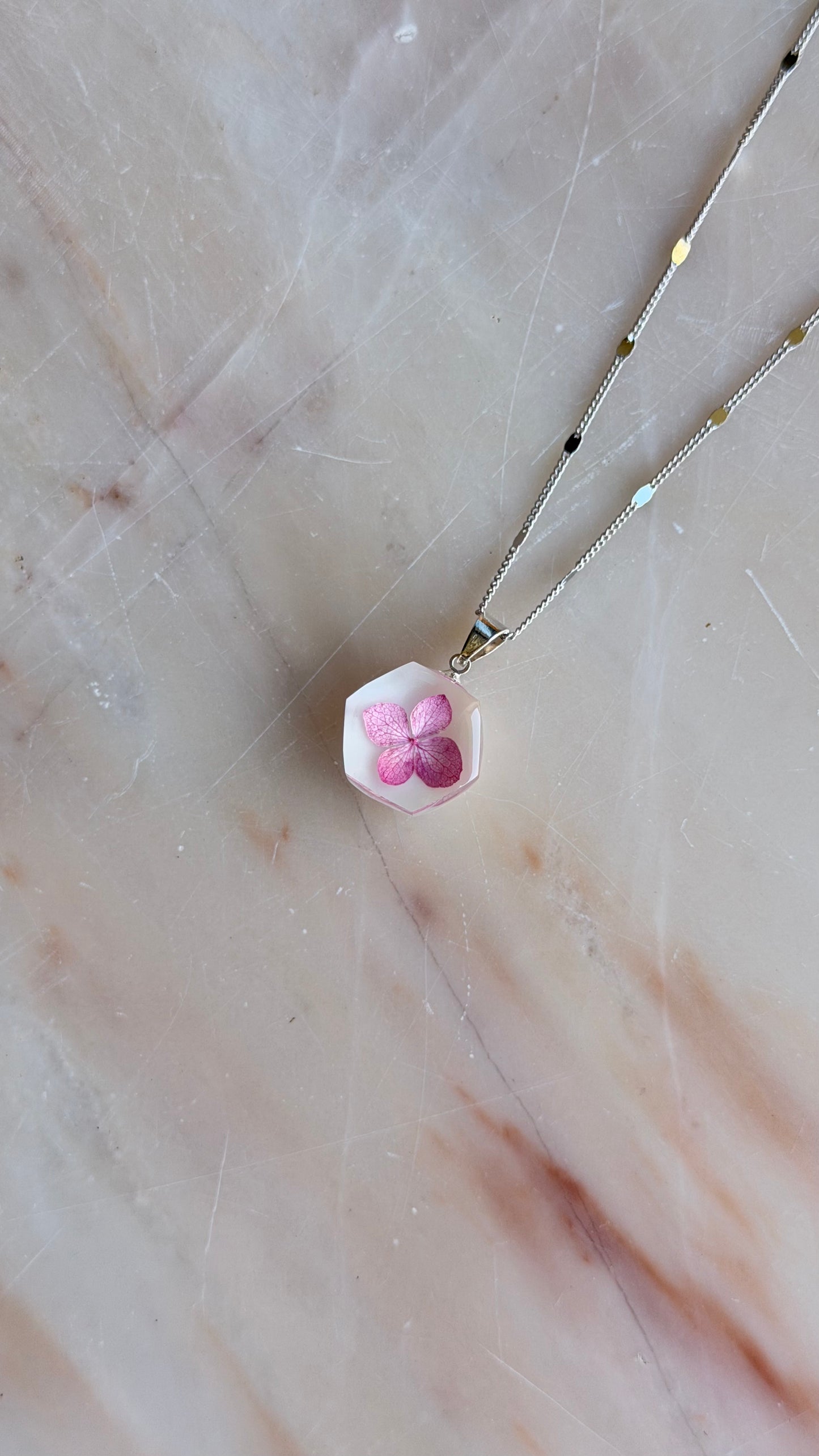 Sora Naturale | Real Pressed Pink Hydrangea Geometric Necklace