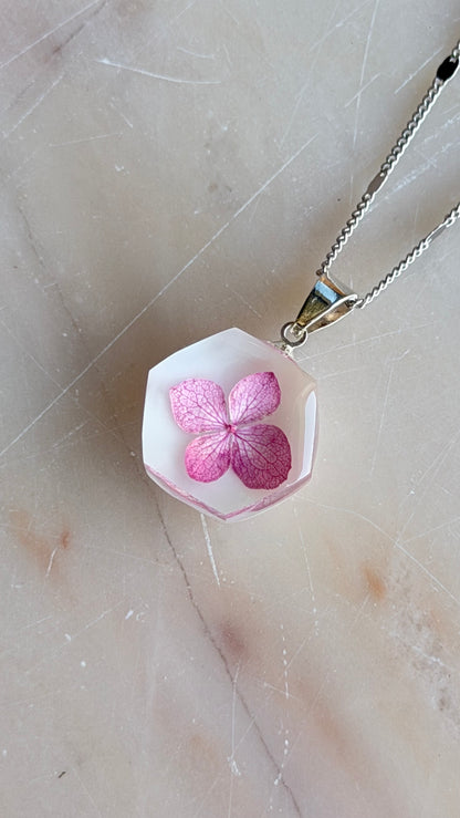 Sora Naturale | Real Pressed Pink Hydrangea Geometric Necklace