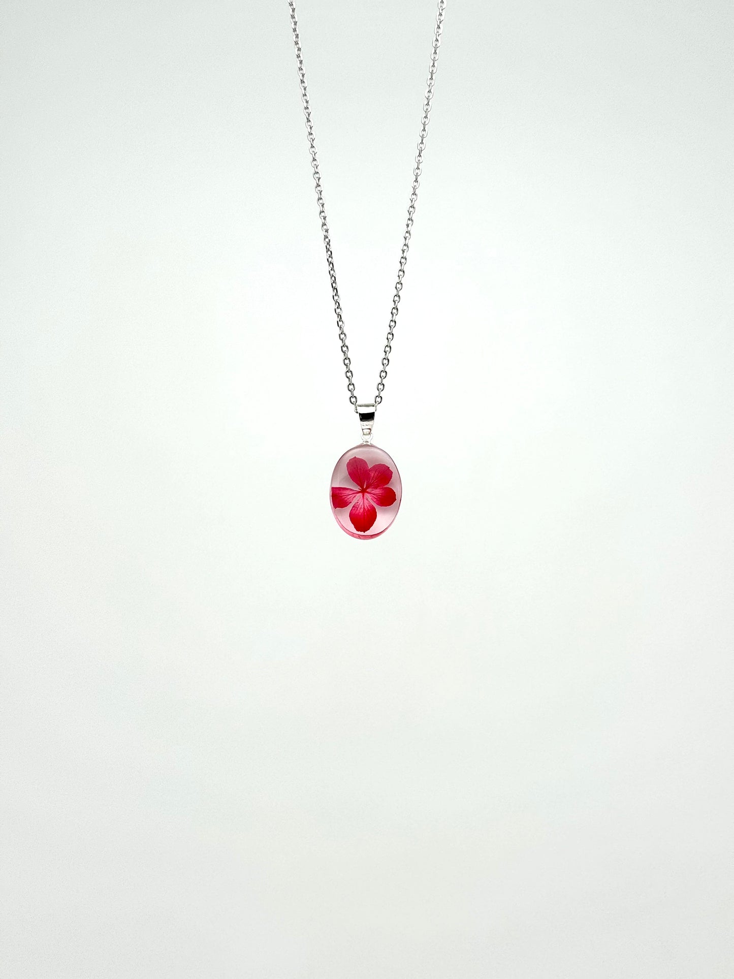 Sora Naturale | Real Pressed Pink Hydrangea Oval Necklace