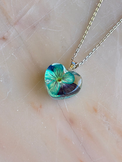 Sora Naturale | Real Pressed Viola Heart Necklace