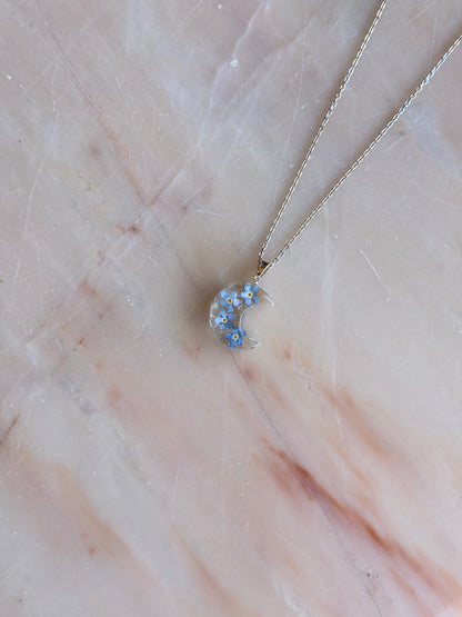 Sora Naturale | Real Pressed Forget-Me-Not Crescent Moon Necklace