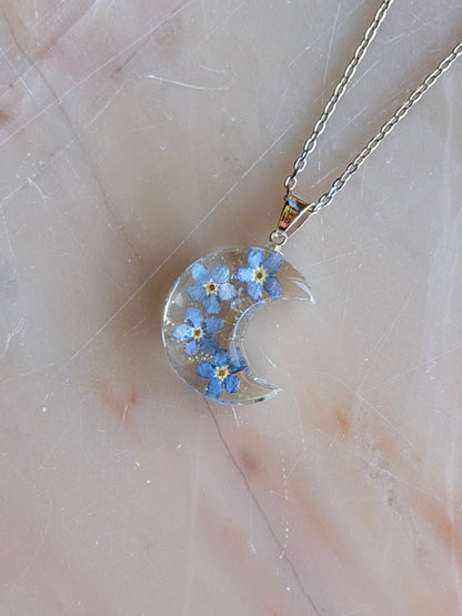 Sora Naturale | Real Pressed Forget-Me-Not Crescent Moon Necklace