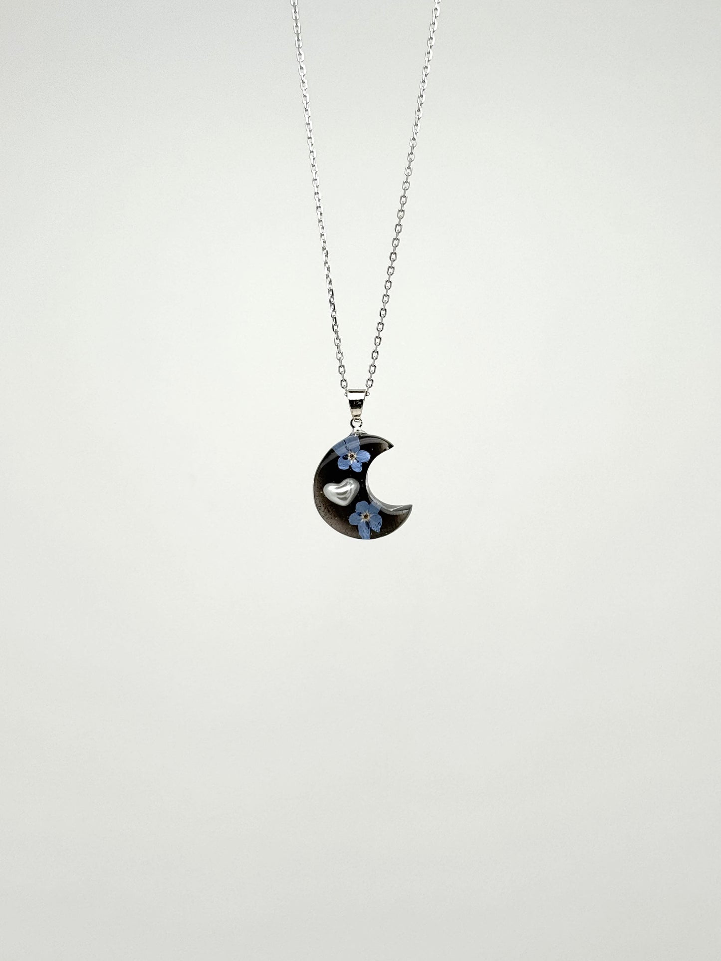 Sora Naturale | Real Pressed Forget-Me-Not Crescent Moon Necklace