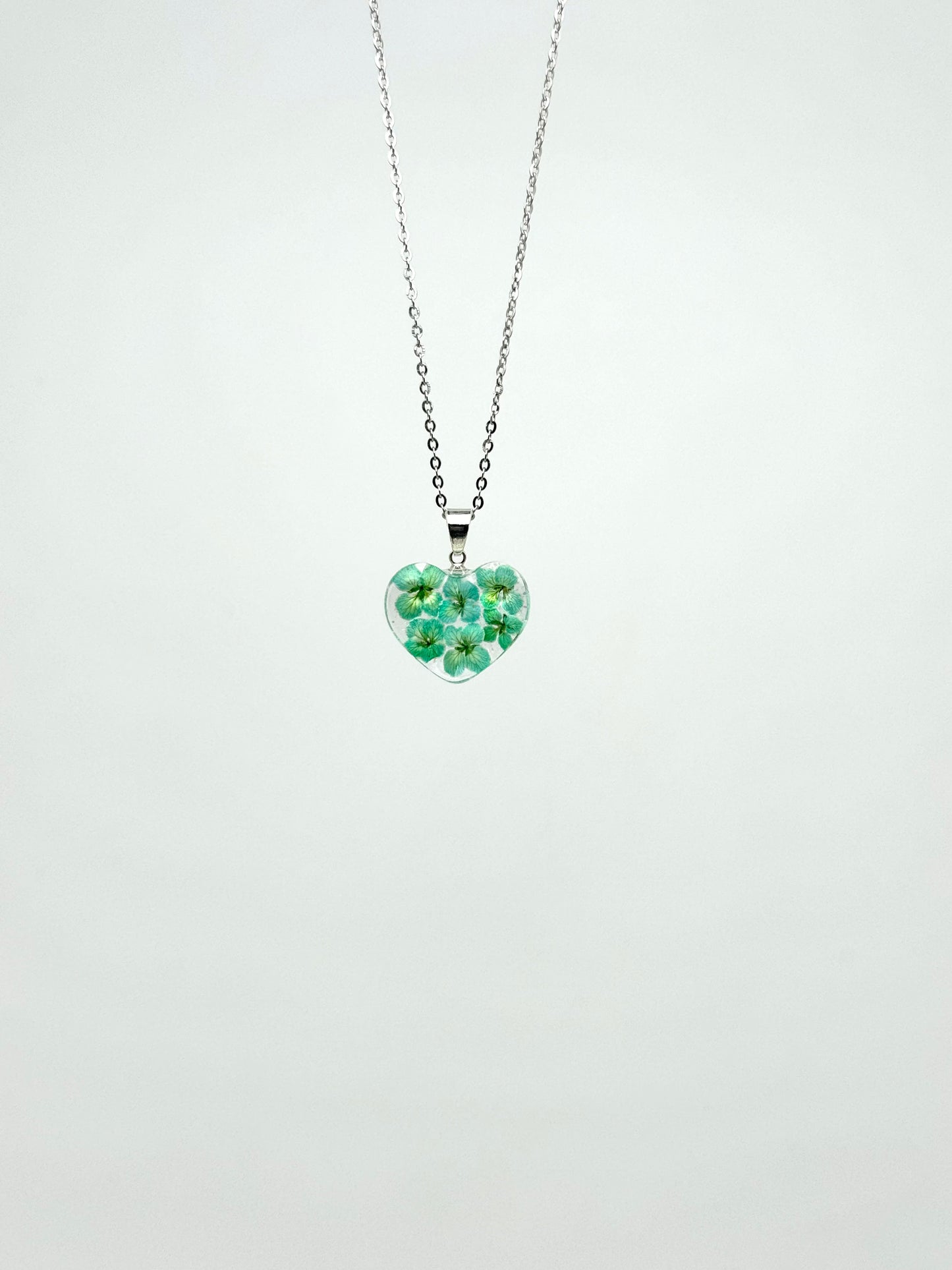 Sora Naturale | Real Pressed Green Alyssum Heart Necklace