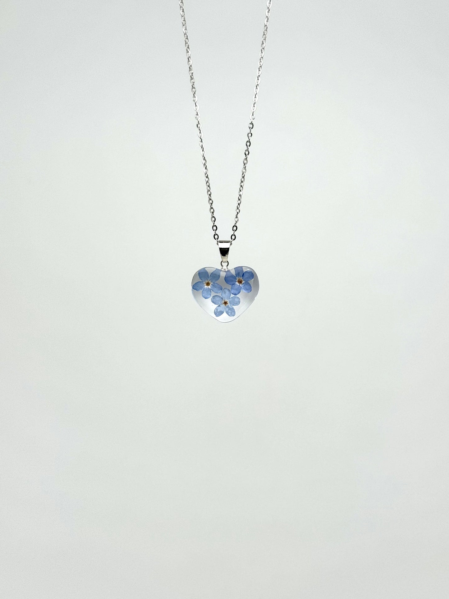 Sora Naturale | Real Pressed Forget-Me-Not Heart Necklace