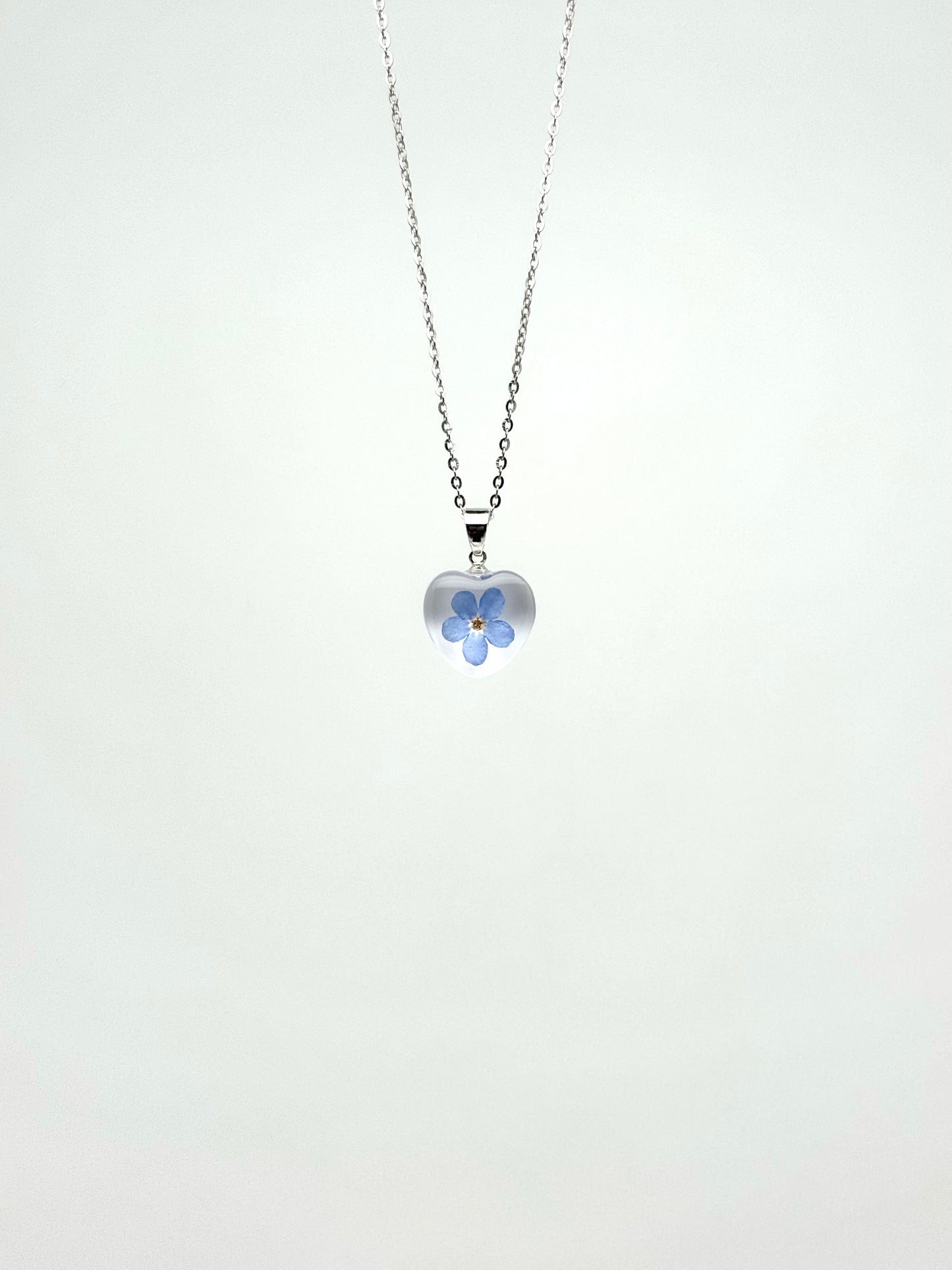 Sora Naturale | Real Pressed Forget-Me-Not Heart Necklace