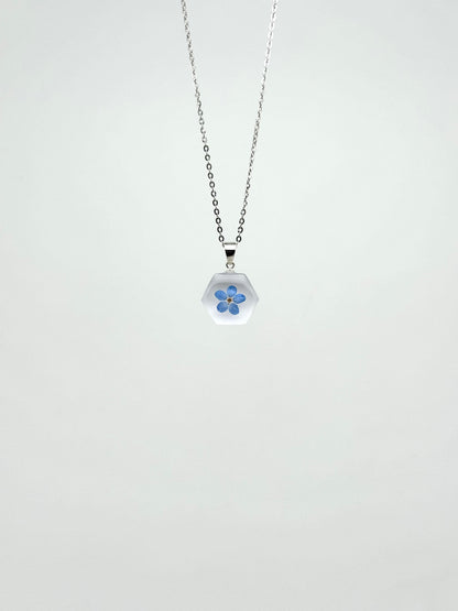 Sora Naturale | Real Pressed Forget-Me-Not Frosted Hexagon Necklace