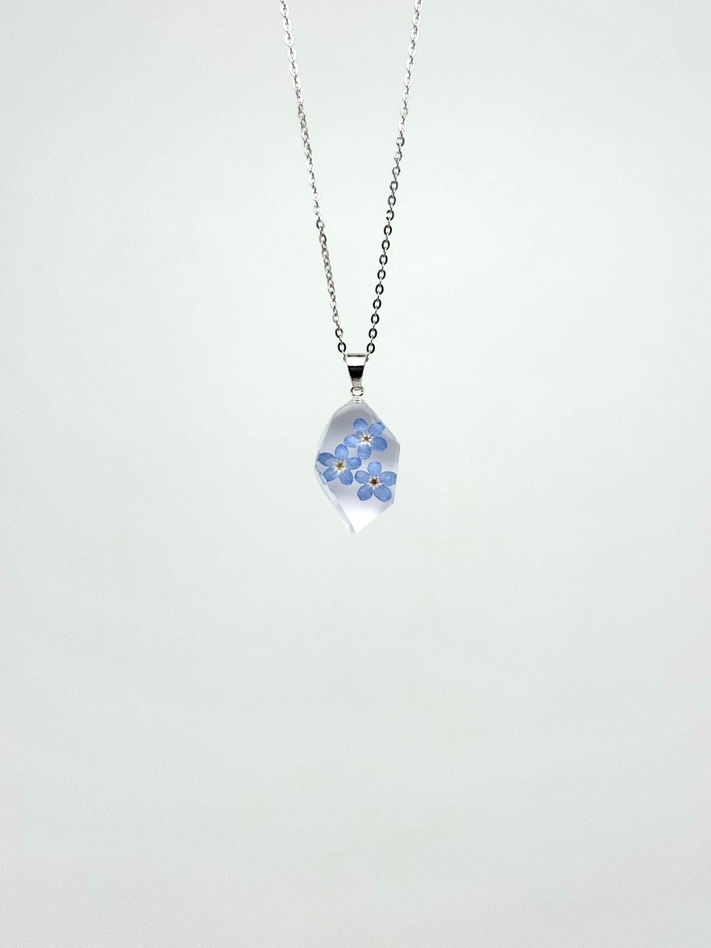 Sora Naturale | Real Pressed Forget-Me-Not Geometric Necklace