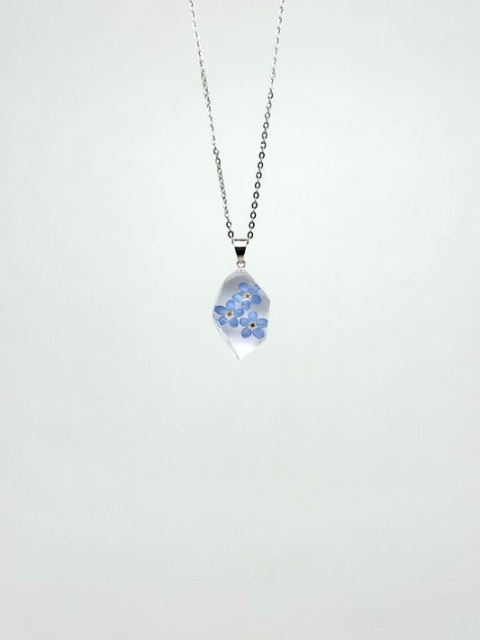 Sora Naturale | Real Pressed Forget-Me-Not Geometric Necklace