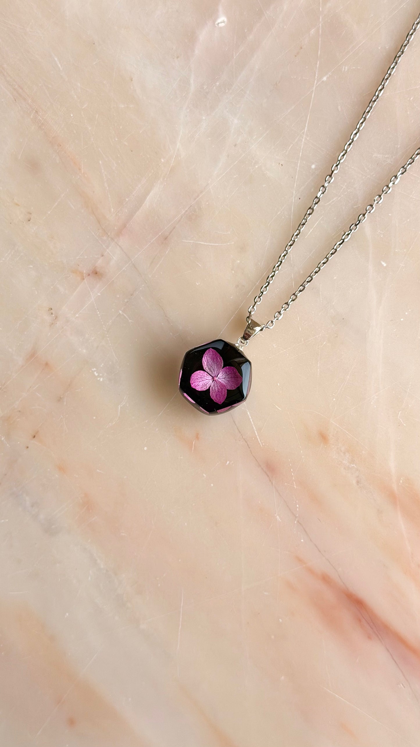 Sora Naturale | Real Pressed Hydrangea Necklace - Circular (One-of-a-Kind)