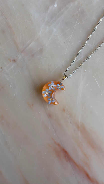 Sora Naturale | Real Pressed Forget-Me-Not Crescent Moon Necklace