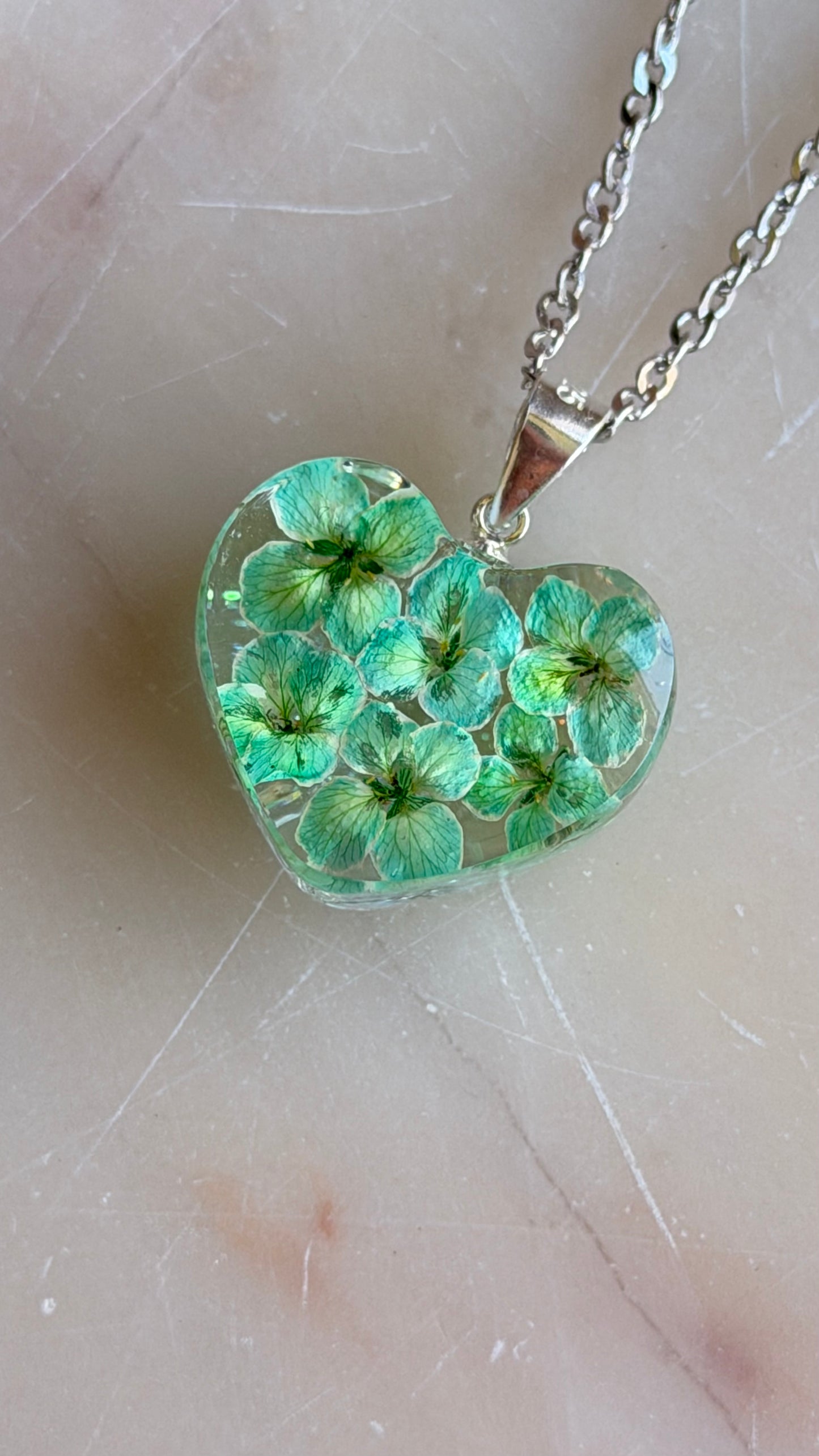 Sora Naturale | Real Pressed Green Alyssum Heart Necklace