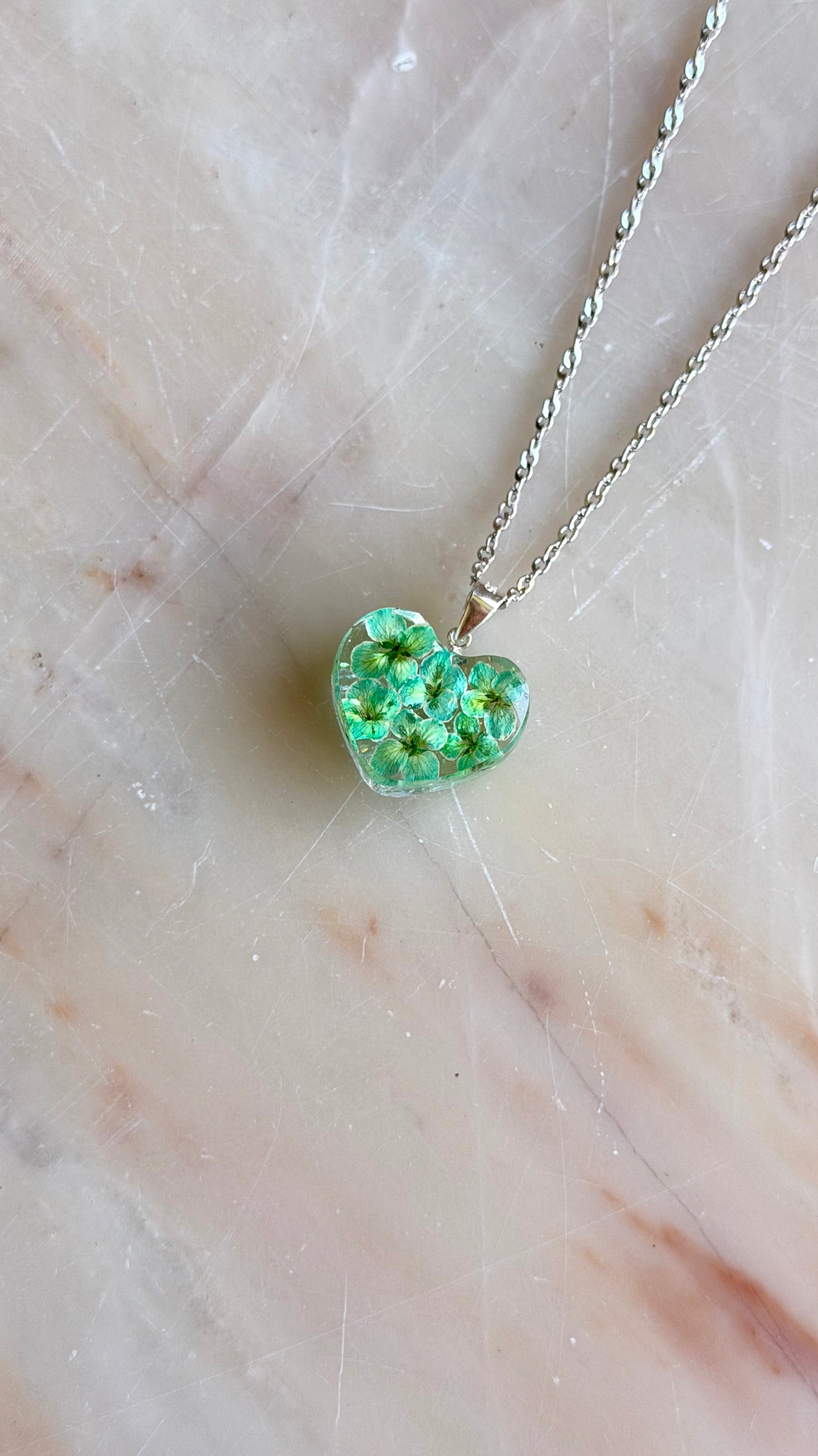 Sora Naturale | Real Pressed Green Alyssum Heart Necklace