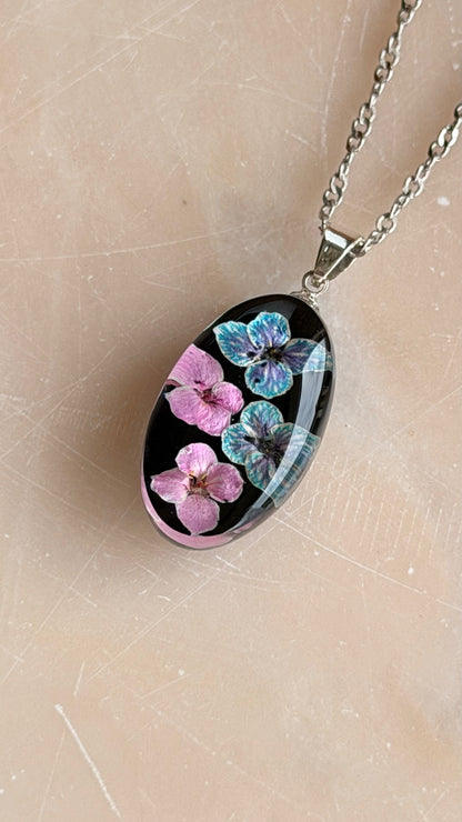 Sora Naturale | Real Pressed Alyssum Oval Necklace