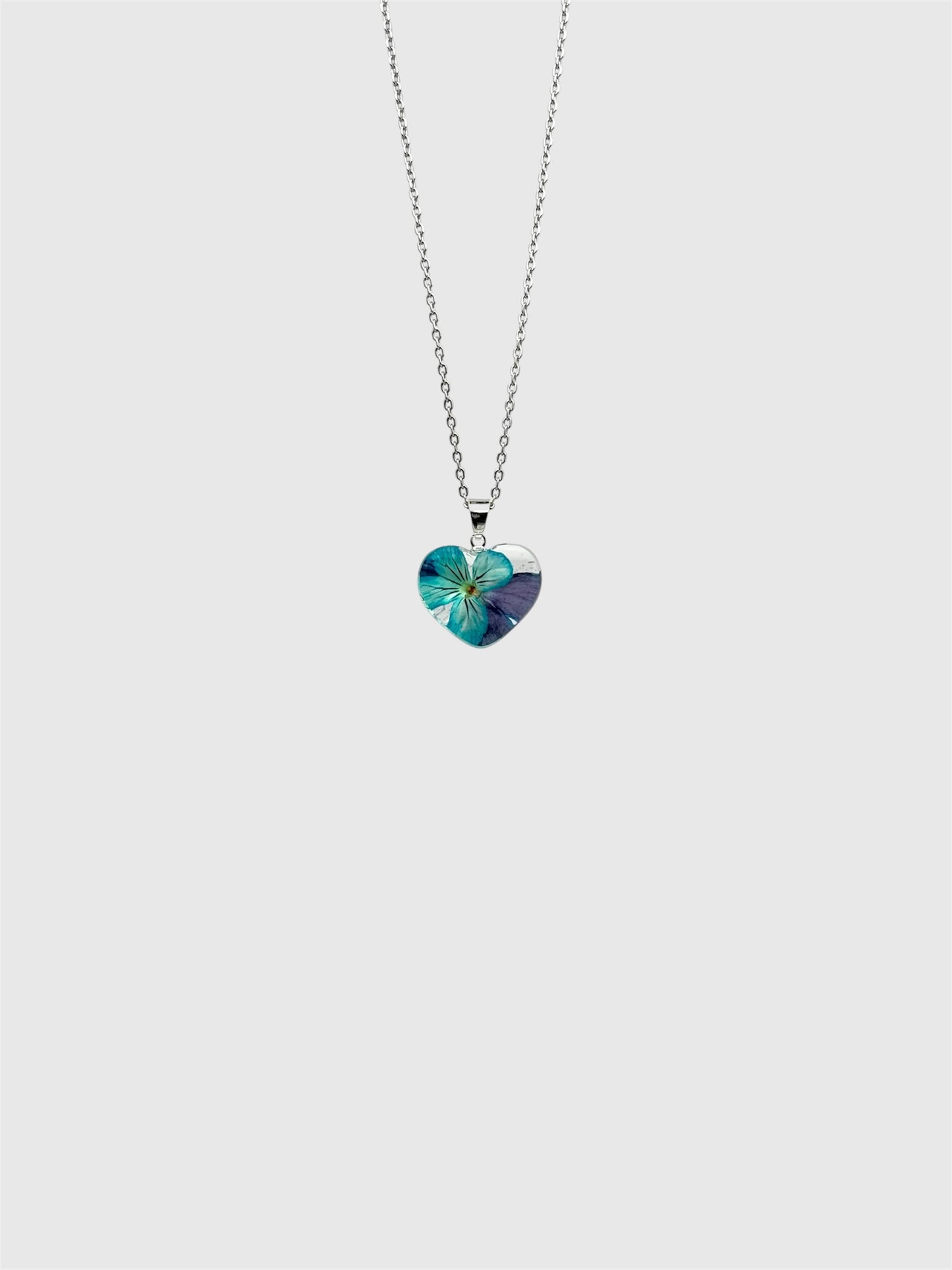 Sora Naturale | Real Pressed Viola Heart Necklace